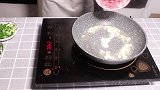 面条别再炒着吃了,这样的创意做法你绝对没见过,简直太完美了