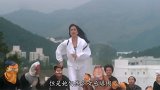 钟丽缇弯腰90度,身后的张伦硕眼睛都看直了,网友太有福气了