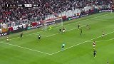 第22分钟布拉加球员保利尼奥射门 - 打偏