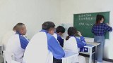 历史选择难题，小伙竟用奇怪的方法答题，真是太有趣了