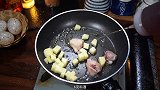 鸡中翅怎么弄简单又好吃，简单又好吃的土豆烧鸡中翅，超级开胃