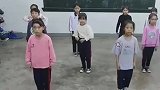 95后乡村老师带学生跳街舞，给孩子不一样的未来！
