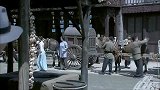 打狗棍：女婿见未来老丈人，二人竟兵戎相见，给女儿看傻了