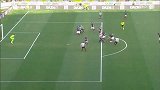 第28分钟博洛尼亚球员帕拉西奥射门