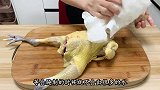 广东人都爱吃的香鸡煲，肉鲜味美，原汁原味，香而不腻