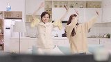 宋妍霏一家三口罕见同框！合跳《韭菜花儿开》，甜蜜互动尽显温馨