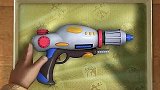 熊出没之过年：光头强新买的新型武器，激光冷冻枪！