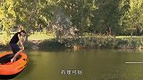 外国小哥练成“轻功水上漂”，滴水不沾跳过泳池？差点被骗了