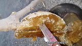 世界上最难采的蜂蜜，长在百米悬崖，只要一勺就能让食物散发光彩