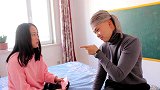 美女在家遇到小偷，结果反套路走小偷200块钱，真有才