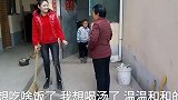 农村婆婆串门回来看电视，儿媳香饼热汤端上来，婆婆直夸好儿媳