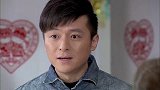 老太太成功把美女“驱逐出境”，这下可好，小伙拿着东西也出去了