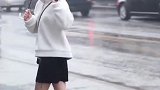 这么魔性的步伐，很适合下雨天