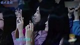 张碧晨和华晨宇同台演唱，有谁注意华晨宇的眼神？喜欢是装不出