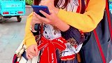 网友后面的小姐姐，能不能把手松开让我来