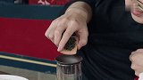 看的都烫！杨九郎蒙眼倒开水，直接倒曹鹤阳腿上！双簧玩砸了