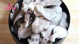 天凉了要多吃蘑菇，教你新吃法，不炒不炖不凉拌，刚上桌就光盘了