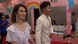 恩爱如初！张丹峰夫妇牵手现身街头洪欣力证与老公情不变