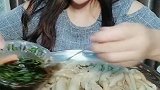 小姐姐这架势是要生呛八爪鱼啊，说实话我真佩服她