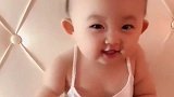 小情人一岁了，这媚眼电力有十万伏特，网友：彻底被你俘虏了