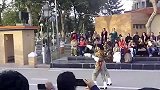 印度女兵在边境，向巴基斯坦表演腿法，就问你腿抬得高不高！
