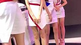 四大车模美女站一起各有千秋