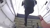 真实版跳伞吃鸡，非常壮观，你们说跳哪里？