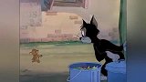 猫和老鼠：小黑居然要吃了杰瑞，快来人救老鼠啦，杰瑞要被吃了