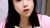 这家伙只听妈妈的话