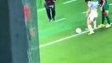实拍玄智健与张玉宁这波护球攻防