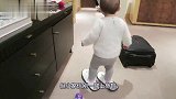 宝妈没看尺码就给闺女买鞋，回家后才意识到尺码问题，老尴尬了