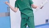 今天终于下了个早班！晚上决定去放松下！发现好像就我一个人垫后了！你们都去那了，工作是领导，生活是朋友，不是说好