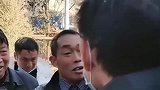 邻居的一再要求下，大衣哥朱之文亲自出面澄清，五万块钱是开玩笑