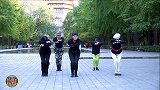 老兵梦璇老师带领几个新兵《打靶归来》，英姿飒爽！玲珑广场舞