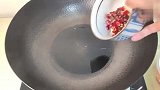 嫩滑入味的水煮肉片，特别下饭