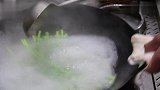 蒜苔又有了新吃法，不用炒，不用切，香辣脆爽又入味，做法还简单