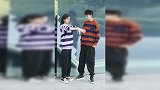 街拍：白色连衣裙加蕾丝，展现青春活力