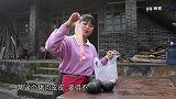 丫丫今天买了贝贝南瓜，做“南瓜蒸肉”口感糯甜，一家人吃得开心