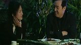 妇女一人在家，大叔主动敲门，二人关系真好！