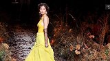 鹅黄色连衣裙，宛若出水芙蓉，娇艳动人！