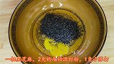 一碗面粉一把黑芝麻，有电饼铛就能做，香酥可口，十分钟搞定
