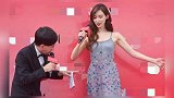林志玲婚后现身慈善义卖 微笑回应备孕传闻称“我努力”