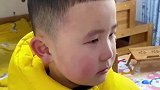五年级的孩子教不了，老爸就只会欺负幼儿园的，熊孩子智商真高