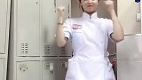 护士姑娘在办公室跳舞，谁找的音乐，真是太有感觉了！
