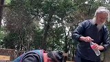 想不想来体验一下最酷，最原始的镰刀剃头