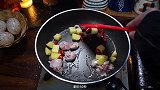 土豆炖鸡块的家常做法，简单又好吃的土豆炖鸡块，超级开胃