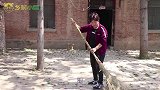 俩人约着出去吃饭，二婚男接到和闺女有关的电话，把小雪丢下走了