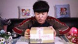 小伙试喝网友寄来的蜂蜜柠檬茶，一口下去世界都安静了