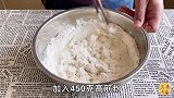 奶香果酱面包，教你在家做，简单一擀一卷，一出锅连吃3个，真香