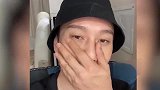 42岁黄晓明晒素颜，力破脱妆变脸传言，配文凑合看吧显心酸！